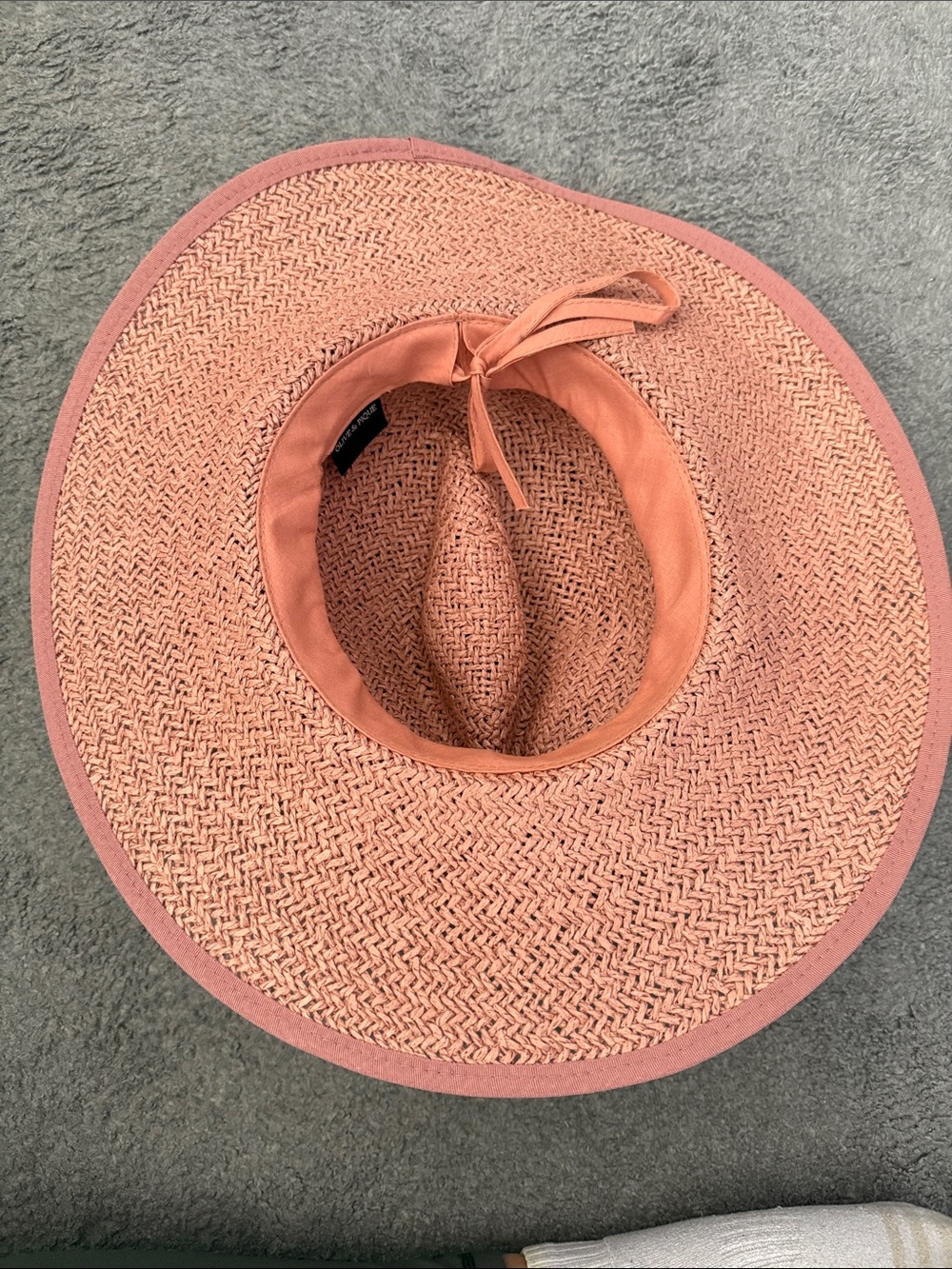 Wide-Brim Straw Hat in Dusty Pink - Picture 3 of 6